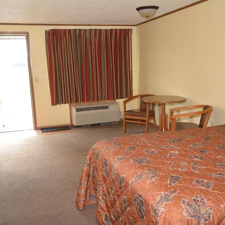 Arbor Inn Of Historic Marshall Extérieur photo