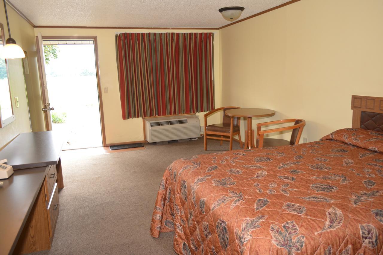 Arbor Inn Of Historic Marshall Extérieur photo